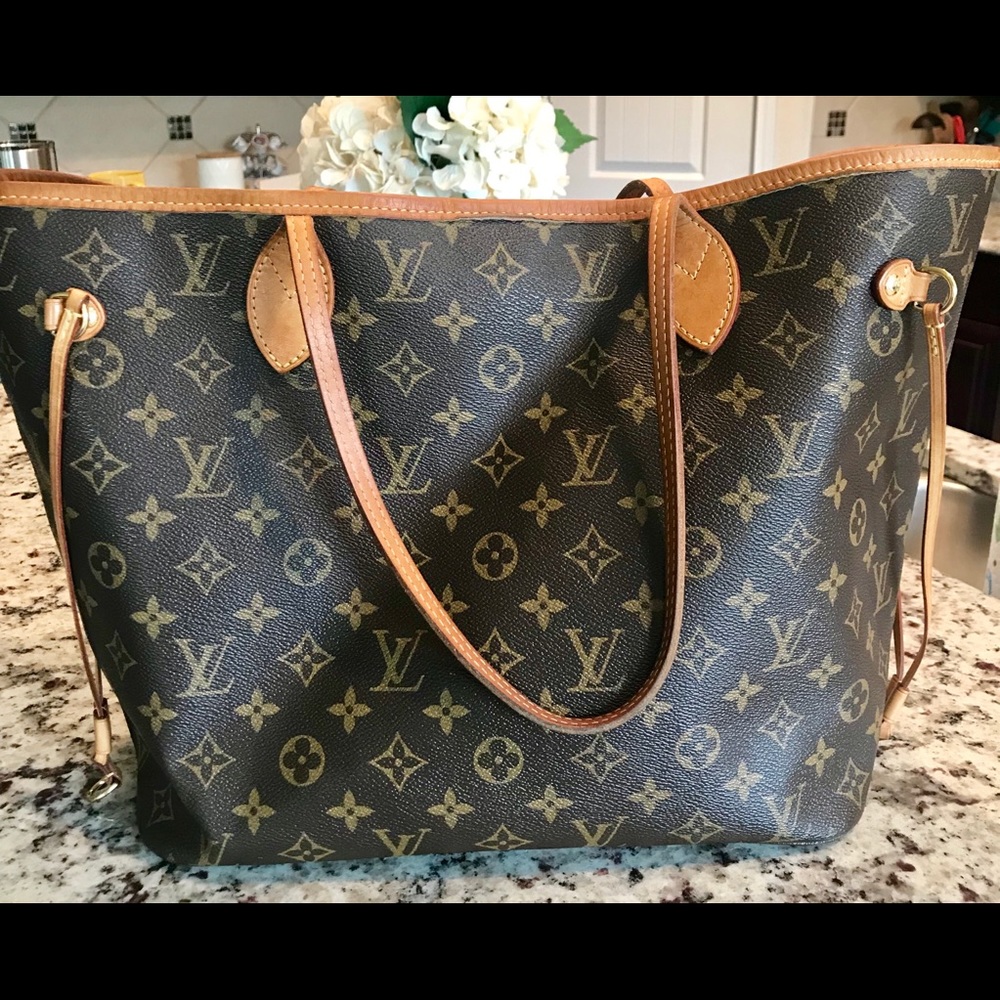 Authentic Louis Vuitton Neverfull MM Mongram Tote